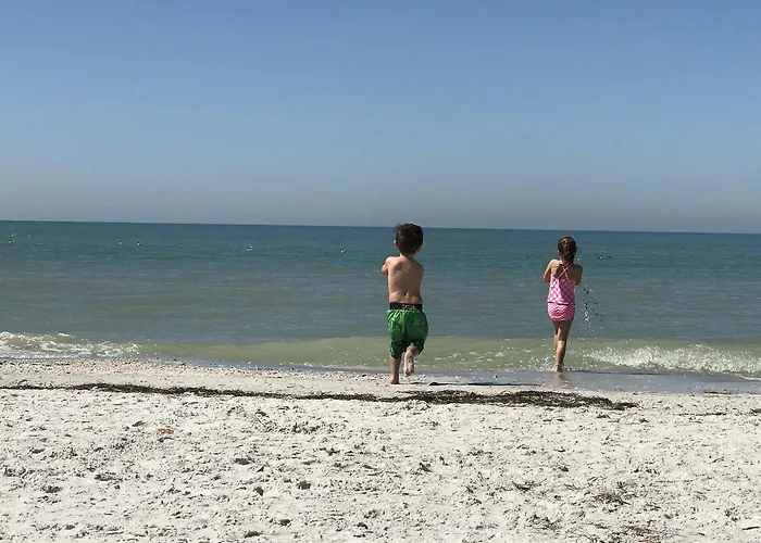 Belleview Gulf Apartment *